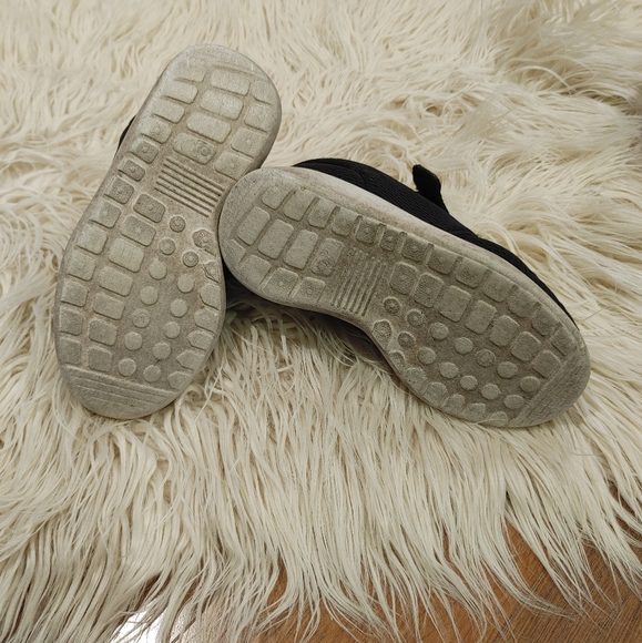 Toddler Size 10 Tennis Shoes - Picture 5 of 9